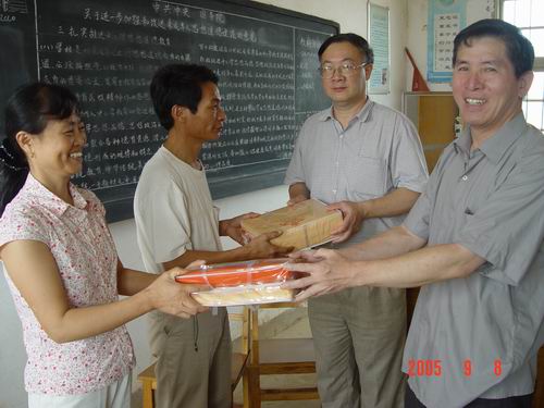 �̎���(ji��)���g�����M(j��n)����ʡί��(hu��)ǰ��1998�걻��ˮ�_���������M(j��n)�����Y���޽������M(j��n)�������u(y��)��ϯ�ם����H�P�}��У�����½��h���S��ϣ��С�W(xu��)���_չ�͕�����(ji��)��ο�����(d��ng)