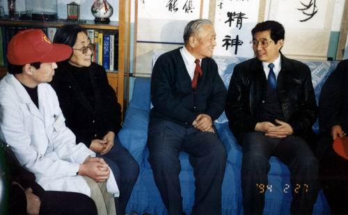 ���\����ۧ����