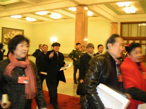 3��5��������ȫ��(gu��)���f(xi��)ί�T��ϯʮ��ȫ��(gu��)�˴����Ε�(hu��)�h�_(k��i)Ļ��(hu��)���D�����M(j��n)���f(xi��)ί�T������(hu��)�á�