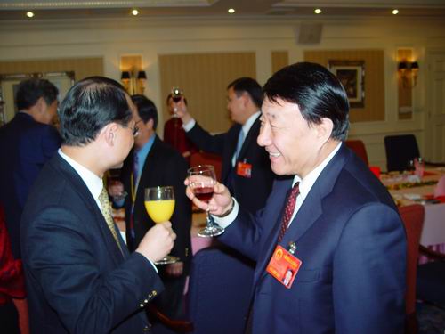 ȫ��(gu��)�˴�ί�����M(j��n)���븱��ϯ������(sh��)�c��۵�ȫ��(gu��)�˴���������f(xi��)ί�T�e�����