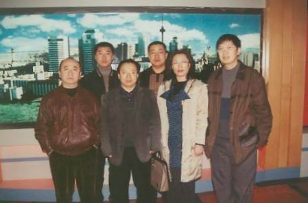 �C�Pͬ־�ڡ�ǰ�M�еĹ����I���^�Ⱥ�Ӱ����