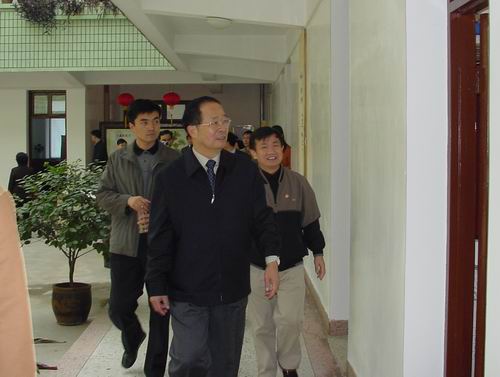 ����������(w��)����ϯ2003��ҕ�����ʡί��(hu��)