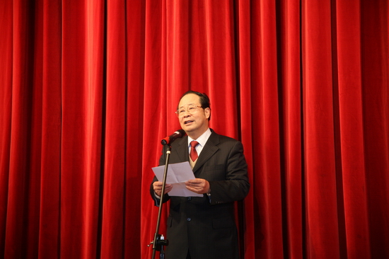 ȫ��(gu��)���f(xi��)����ϯ�����M(j��n)���볣��(w��)����ϯ���������ݳ�ǰ����e���~