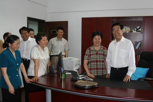 �Ĵ�ʡί��ӛ���W(xu��)�ң���һ�����L���M�Ĵ�ʡί�������M�Ĵ�ʡί��ί��ʡ���f(xi��)����ϯƈ�������Ҷ�������Ӵ�