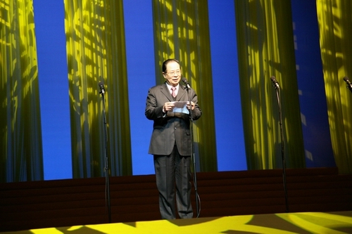 ȫ�����f(xi��)����ϯ�����M(j��n)���볣��(w��)����ϯ���������o