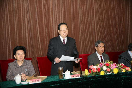 ȫ�����f(xi��)����ϯ�����M(j��n)���볣��(w��)����ϯ�����������_Ļʽ