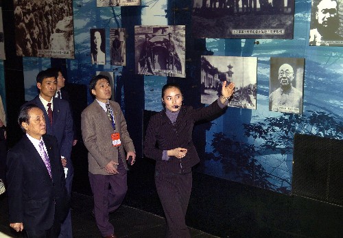 11��2�������h��ϯ��Ľ������һ������ꖡ��š�һ�ˡ��vʷ�����^���^�����A��ӛ�� �������z