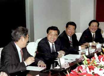 �й����뿂��ӛ���\���������I(l��ng)��(d��o)ͬ־���L���M(j��n)���벢��Մ